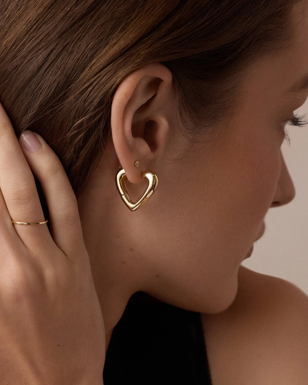Gorjana Amour Heart Hoops