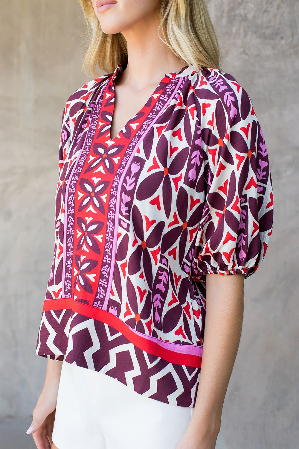 Geo Vneck Puff sleeve Top