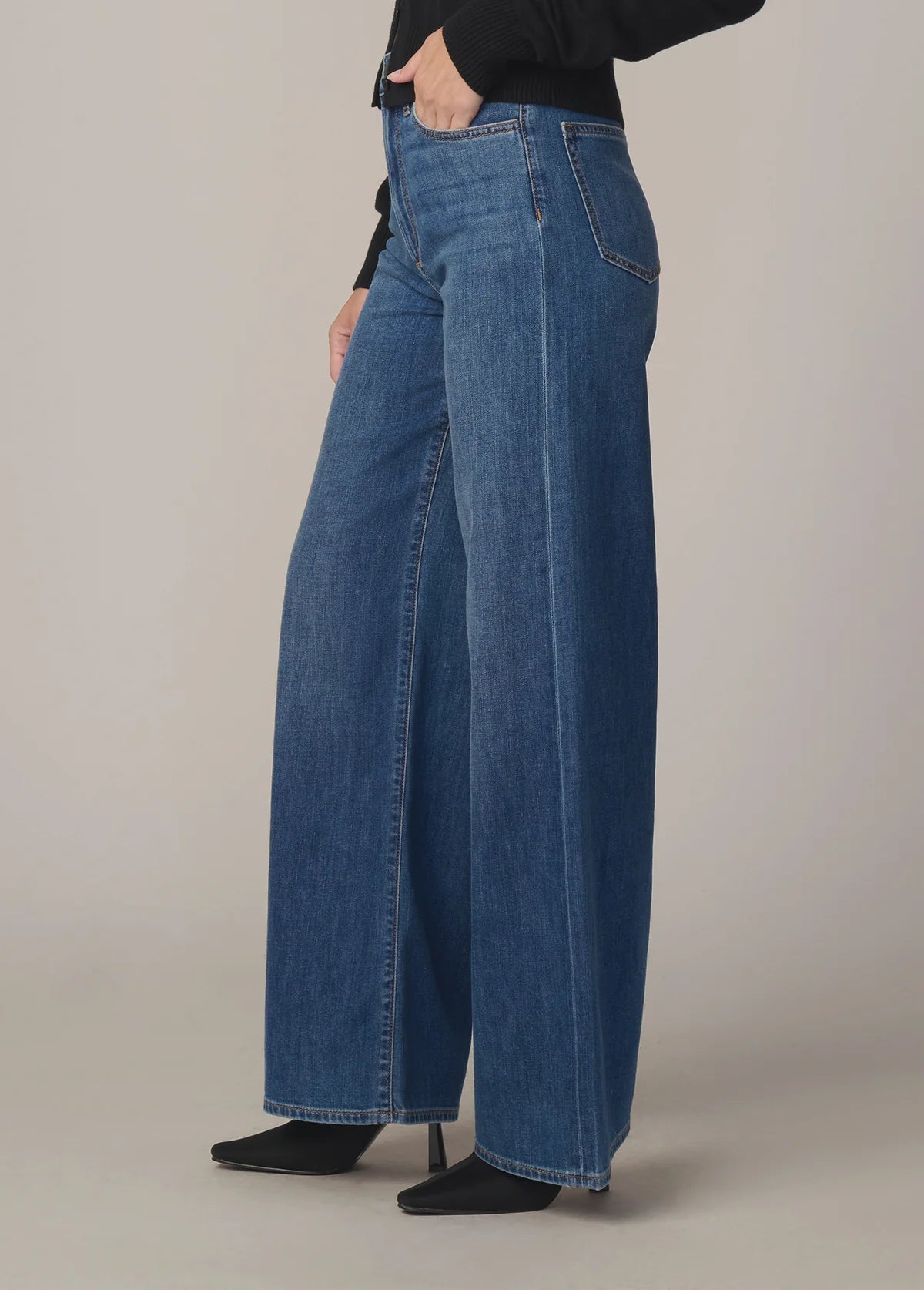Joes Jeans The Mia Petite Jean